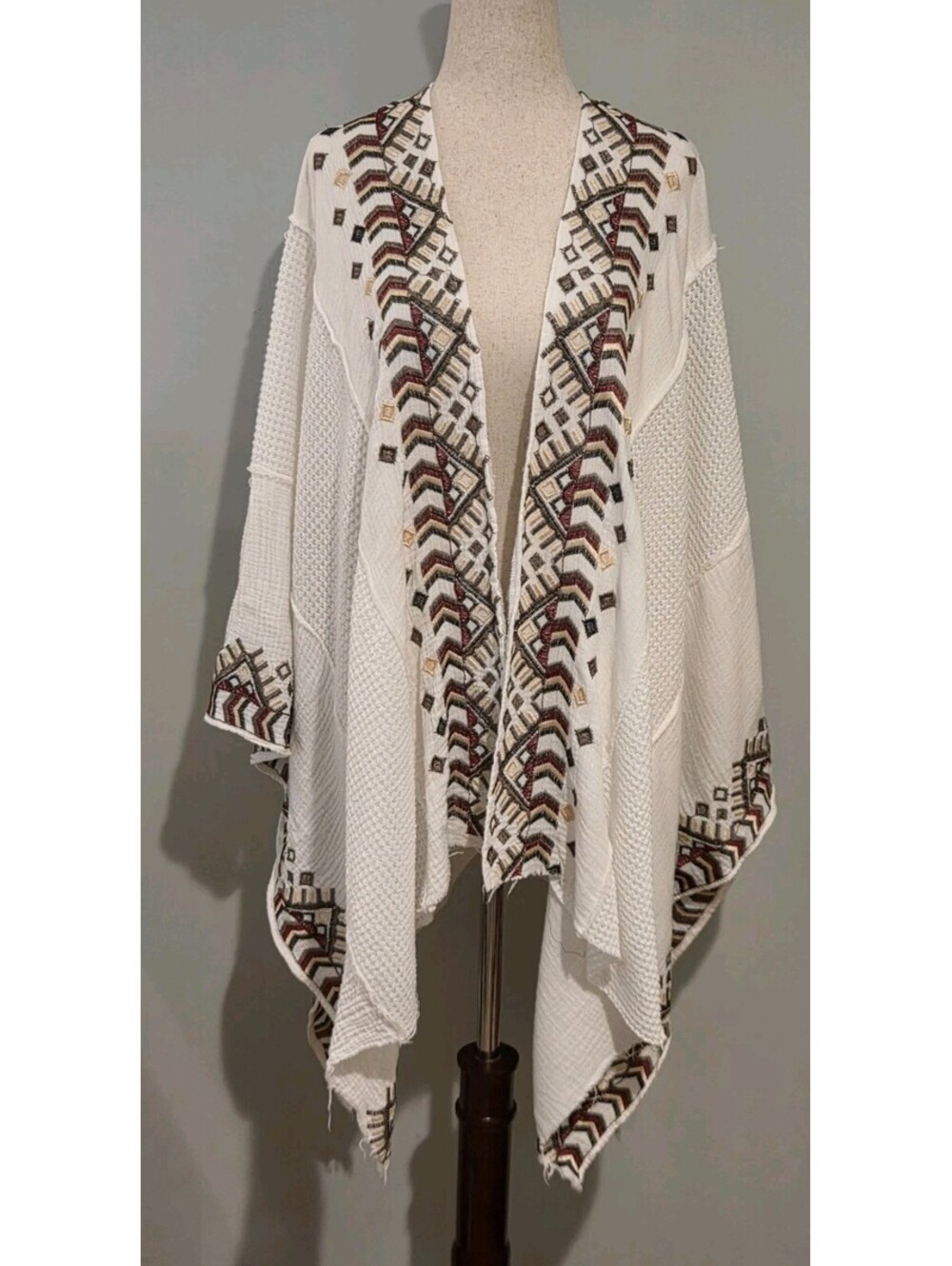 Pol Large White Embroidered Kimono Style Cape